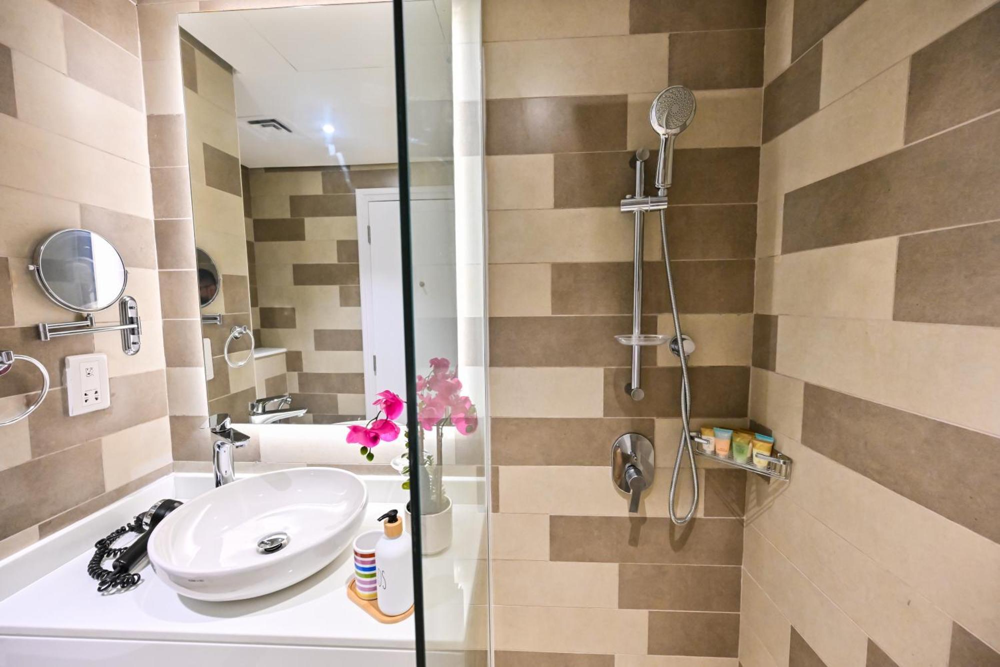 Luxury - Sea View, Access & Infinity Pool - Seven Palm Residences Apartment Dubai