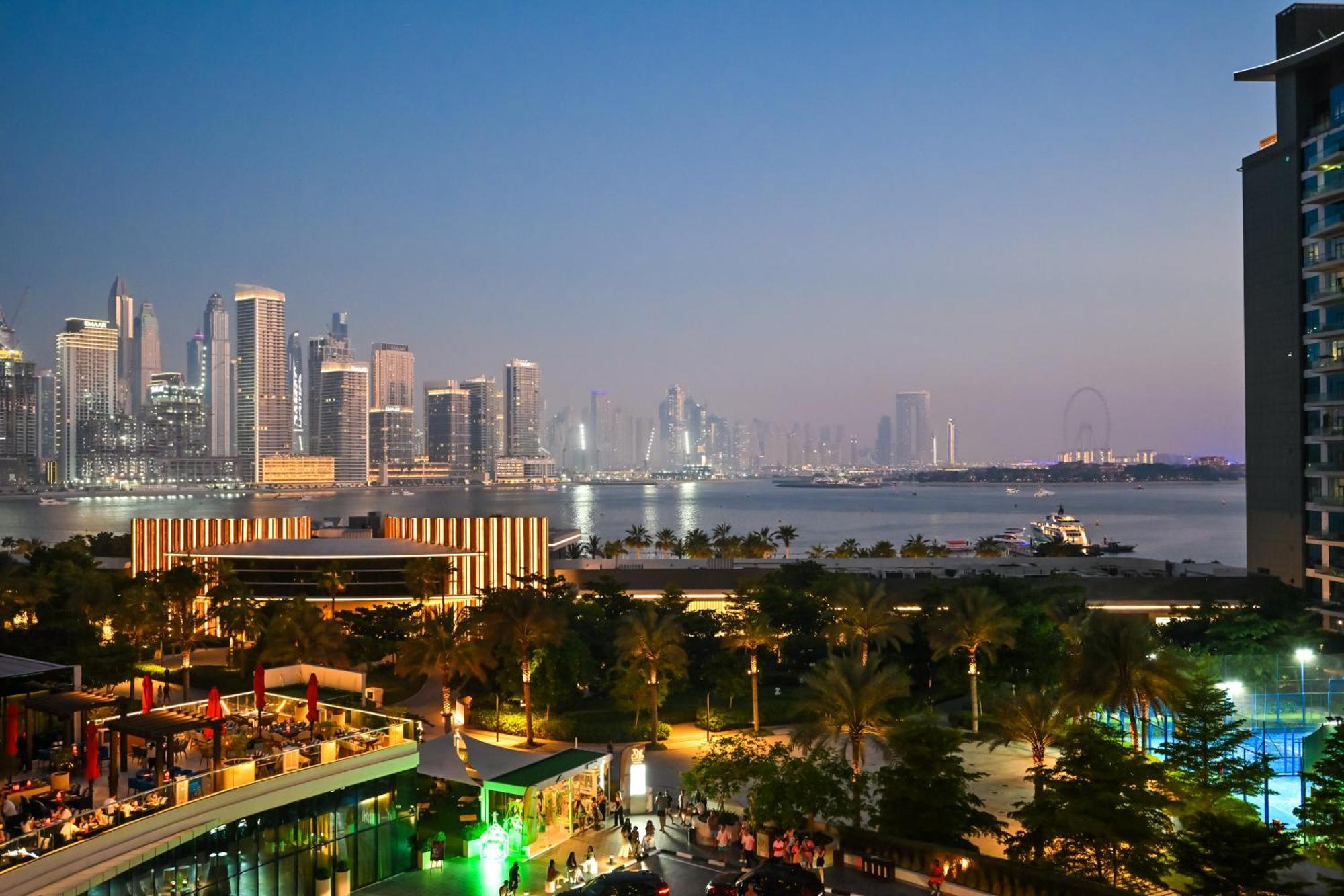 Luxury - Sea View, Access & Infinity Pool - Seven Palm Residences Apartment Dubai